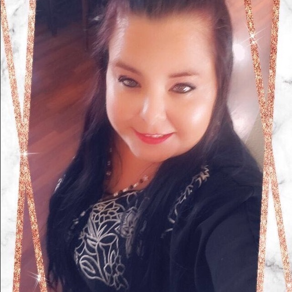 Meet your Posher, Angela - Picture 9 of 16